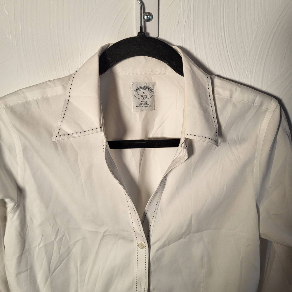 Elegant White Women's Button-Up Shirt - Picture 5 of 8